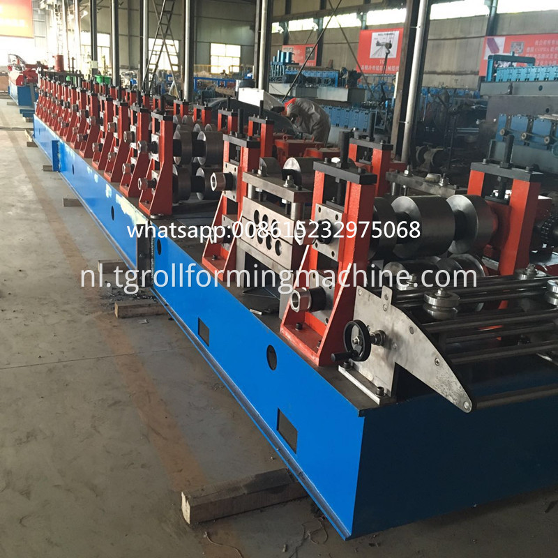 highway guardrail machine